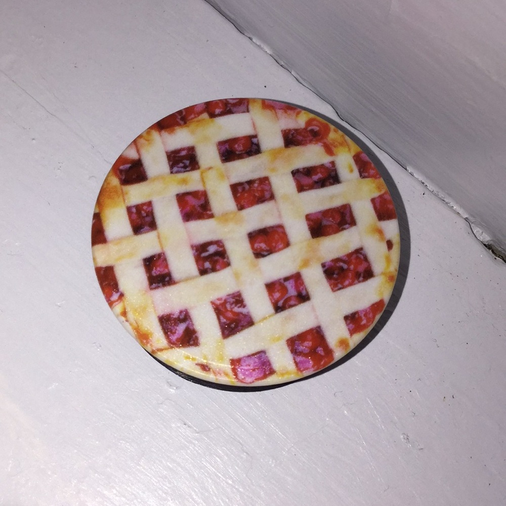 Pie pop socket